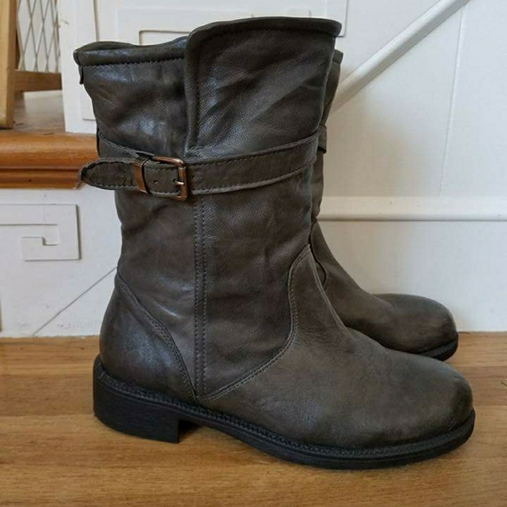 Sundance Buttery Soft Boot - MAKE AN OFFER!